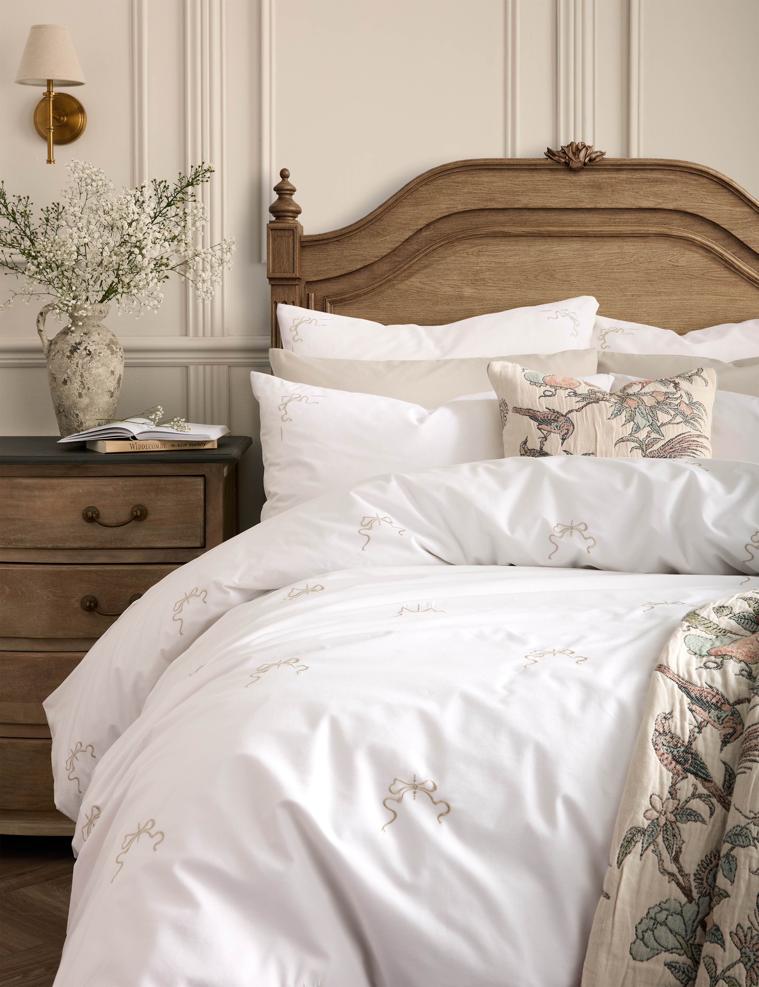 Bow Embroidery White Natural Bedding Single Quilt Set 137cm x 200cm 